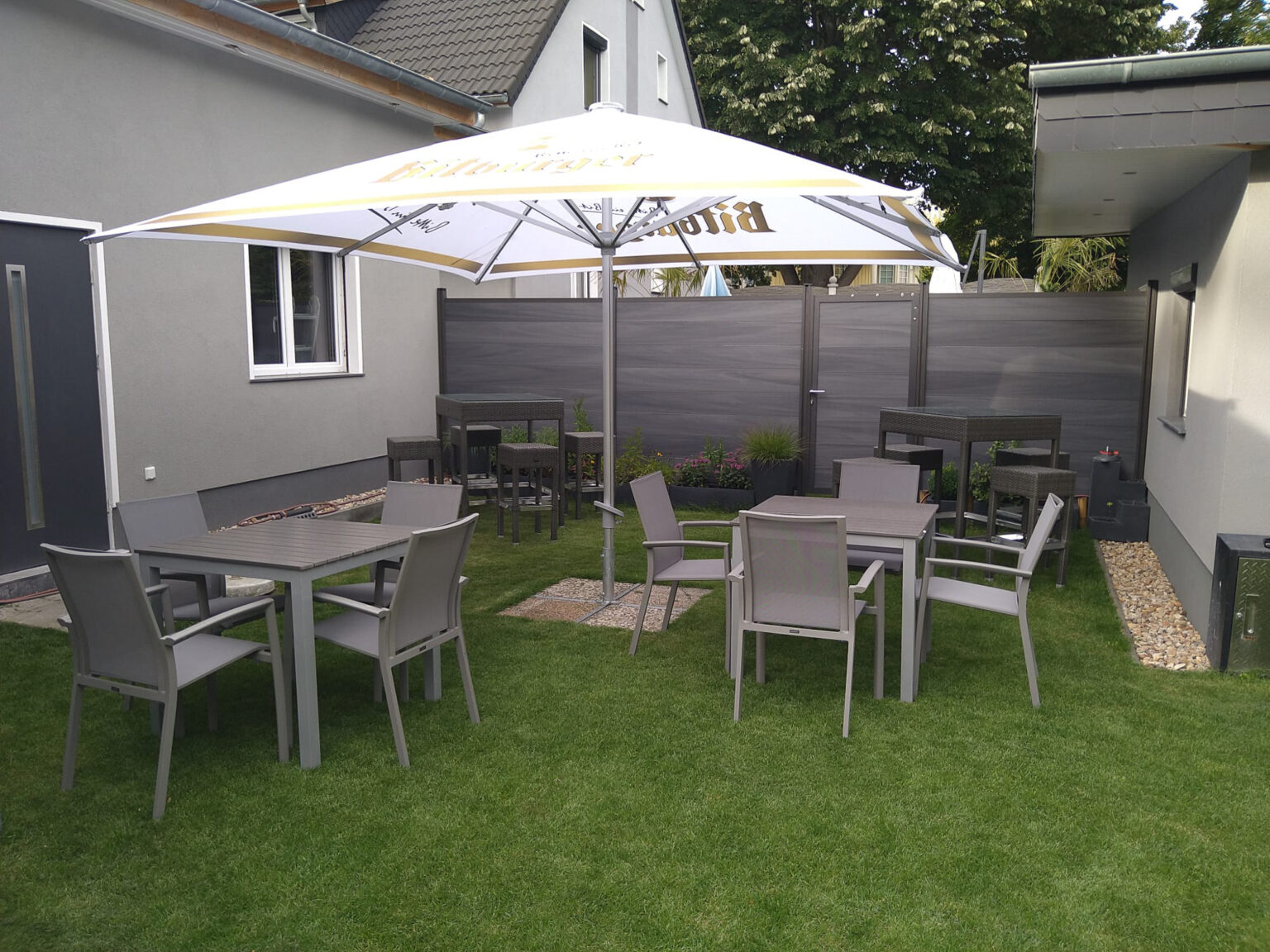 6ab5934d-a243-40f5-8f1c-a1ee85e4e44e